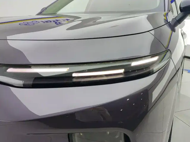 Leapmotor B10 — Фото автомобиля 5