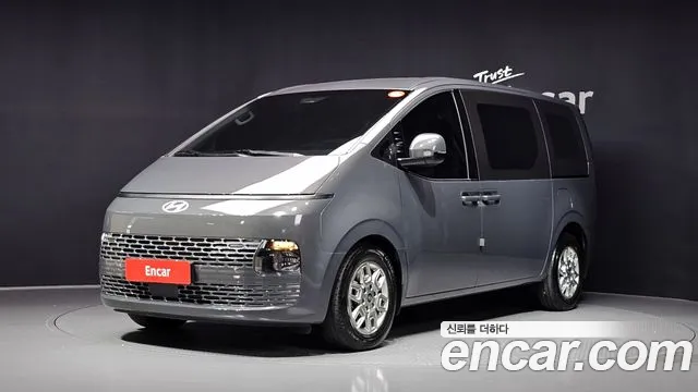 Фотография автомобиля — Hyundai Staria