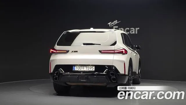 BMW XM — Фото автомобиля 4