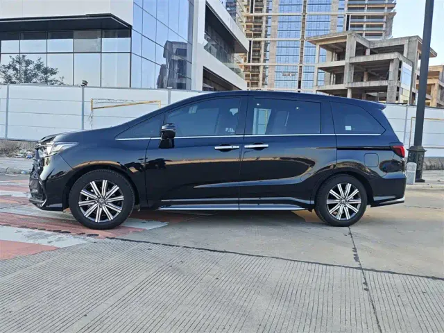 Honda Odyssey — Фото автомобиля 3
