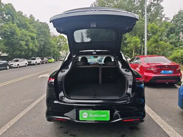 IM Motors LS6 — Фото автомобиля 18