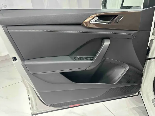 Volkswagen Tharu — Фото автомобиля 11