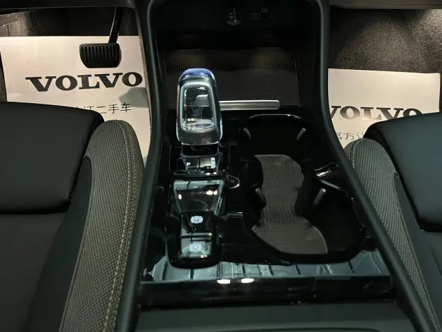Volvo XC40 — Фото автомобиля 13