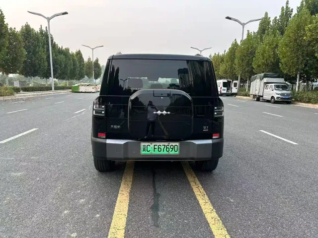 Fang Cheng Bao Titanium 7 2025 AWD Base Model — Фото автомобиля 9