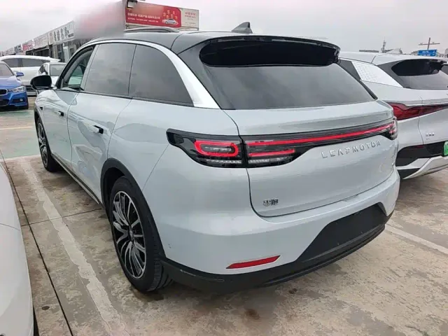Leapmotor C11 — Фото автомобиля 4