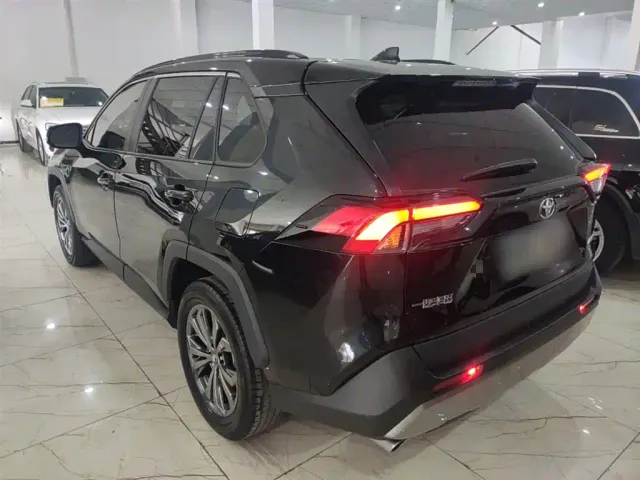 Toyota RAV4 — Фото автомобиля 22