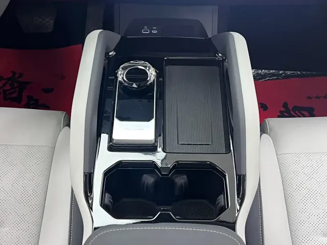 iCAR 03 — Фото автомобиля 24
