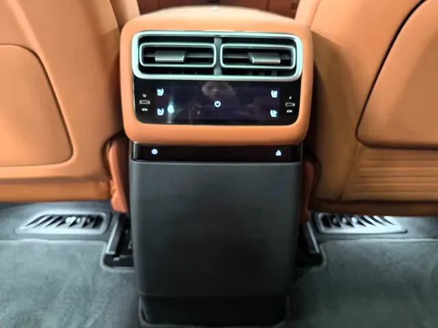 Li Auto L7 — Фото автомобиля 10