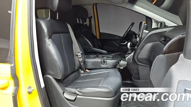 Hyundai Staria Staria — Фото автомобиля 11