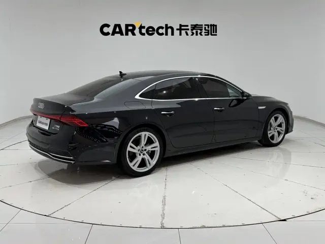 Audi A7L — Фото автомобиля 5