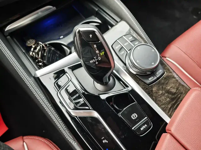 BMW 5 Series — Фото автомобиля 9