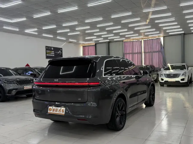 Li Auto L8 — Фото автомобиля 8