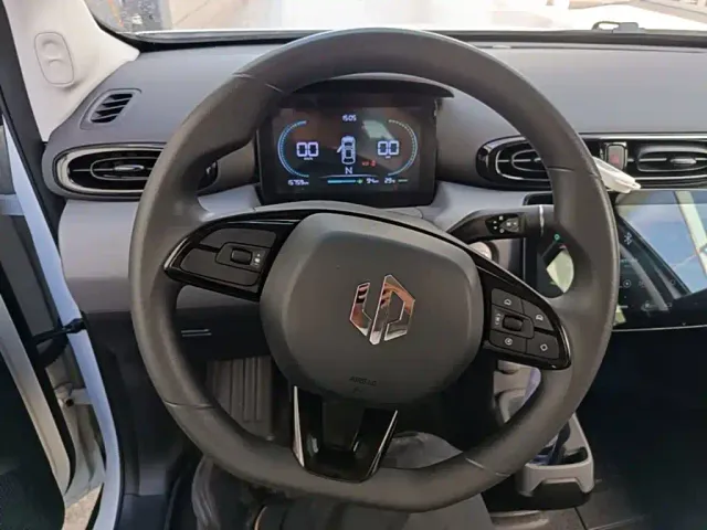 Leapmotor T03 — Фото автомобиля 10