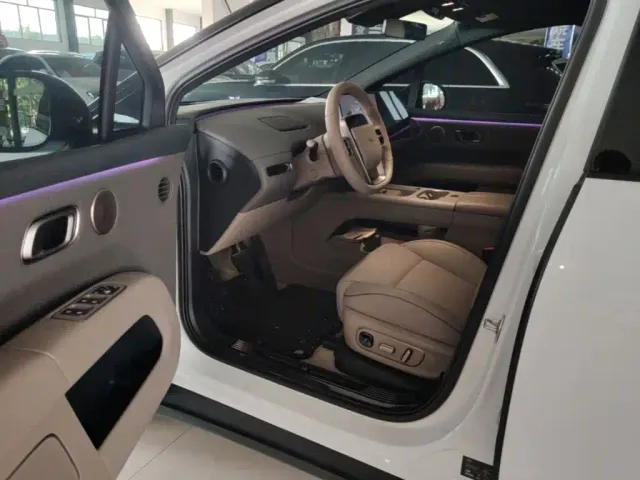 Li Auto i6 — Фото автомобиля 15