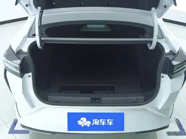 Dongfeng Yixuan — Фото автомобиля 4