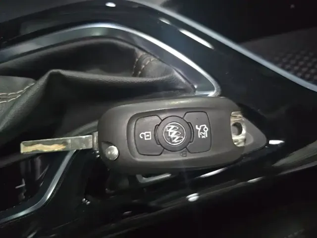 Buick Verano — Фото автомобиля 8
