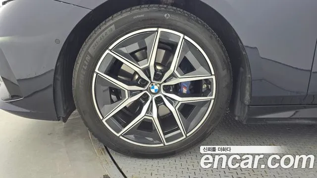 BMW 5-Series — Фото автомобиля 5