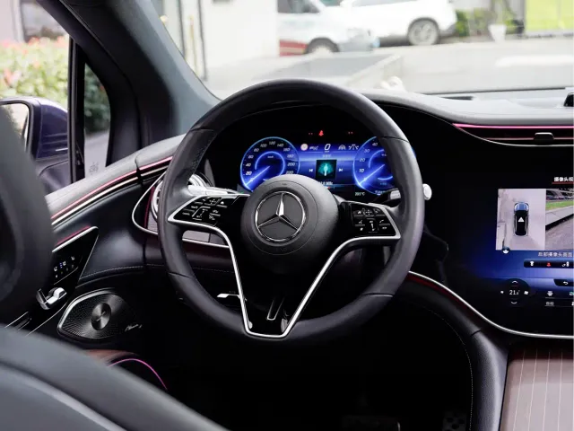 Mercedes-Benz EQS SUV — Фото автомобиля 13