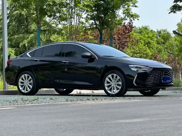 Buick Regal — Фото автомобиля 3