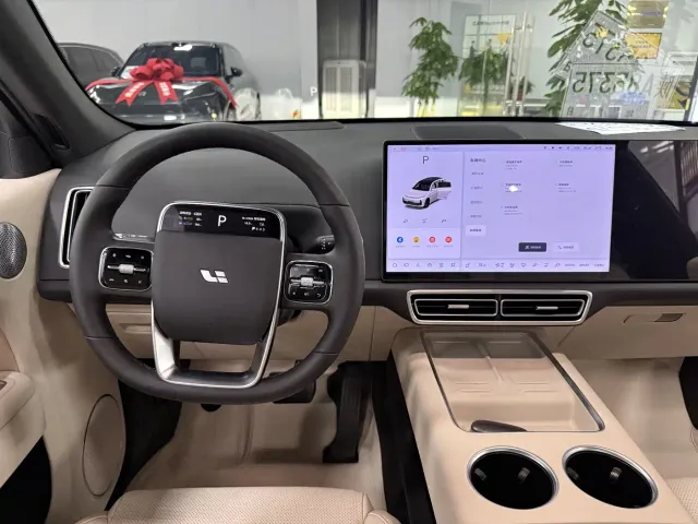 Li Auto L7 — Фото автомобиля 9