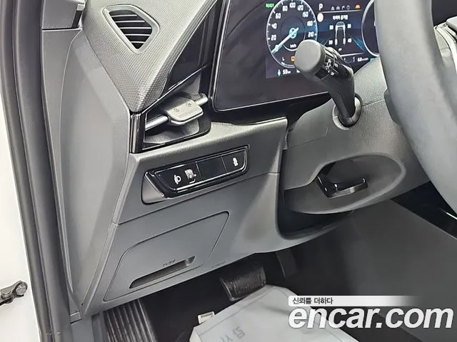 Kia Niro — Фото автомобиля 7