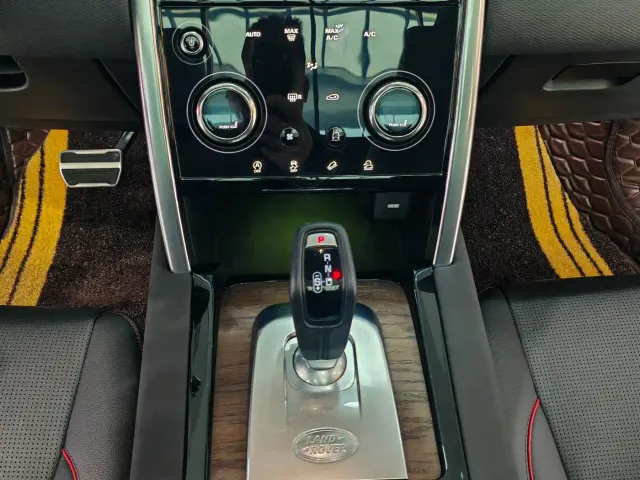 Land Rover Discovery Sport — Фото автомобиля 9