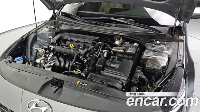 Hyundai Avante CN7 — Фото автомобиля 9