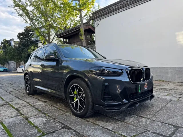 BMW iX3 — Фото автомобиля 3