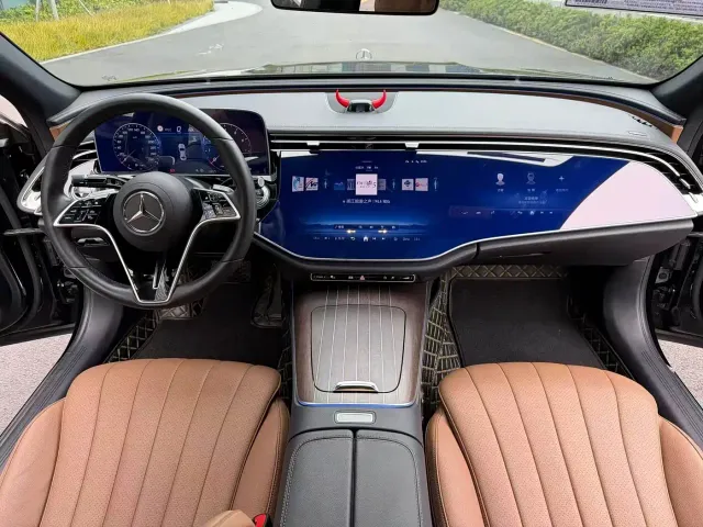 Mercedes-Benz E-Class — Фото автомобиля 5