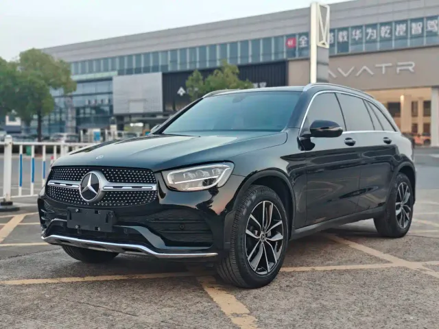 Фотография автомобиля — Mercedes-Benz GLC-Class