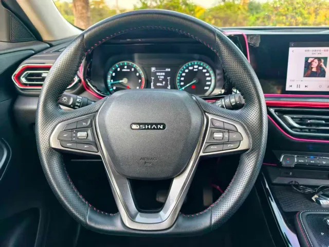 Changan Oushang X5 — Фото автомобиля 8