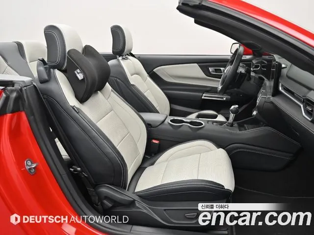 Ford Mustang Mustang 7 поколение 2.3 EcoBoost Premium Кабриолет — Фото автомобиля 10