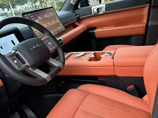 Fang Cheng Bao Titanium 7 2025 AWD Base Model — Фото автомобиля 4