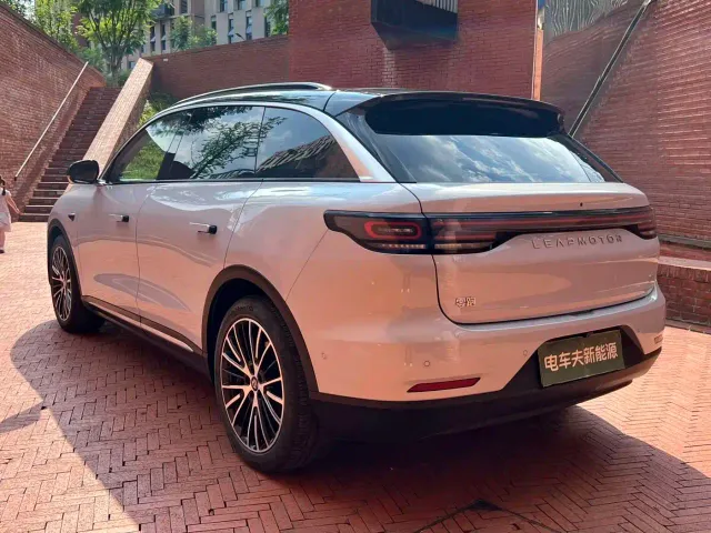 Leapmotor C11 — Фото автомобиля 9