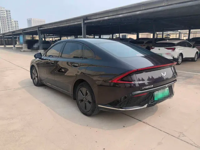 Wuling Starlight — Фото автомобиля 13