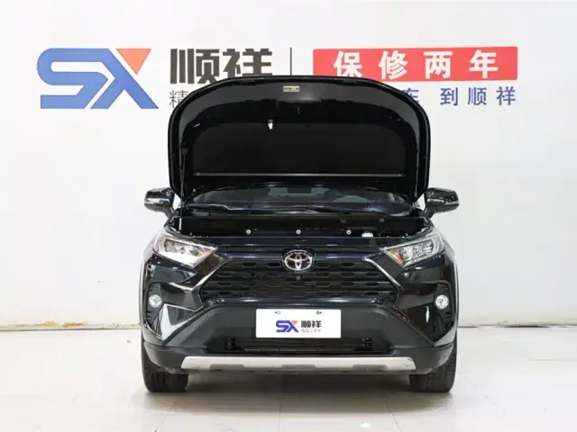 Toyota RAV4 — Фото автомобиля 18