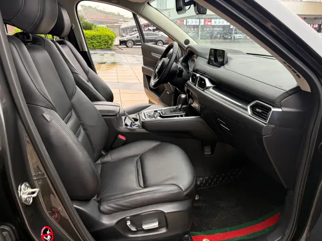 Mazda CX-8 — Фото автомобиля 23