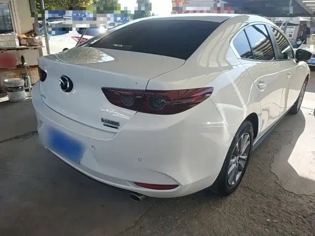 Mazda Axela — Фото автомобиля 6