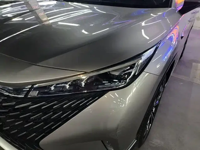 Roewe RX5 — Фото автомобиля 23