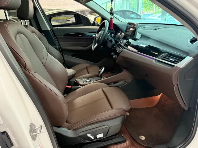 BMW X1 — Фото автомобиля 14