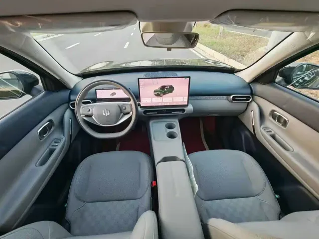 Leapmotor A10 — Фото автомобиля 9