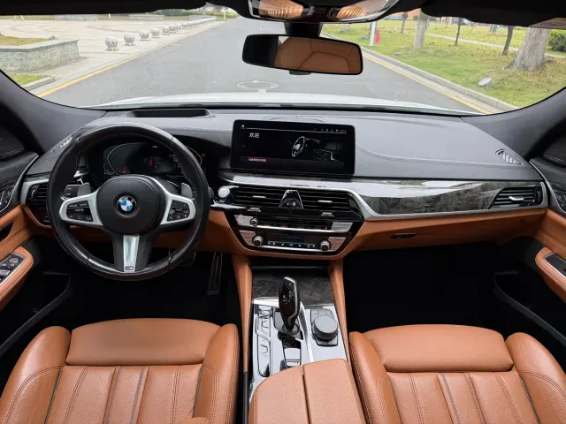 BMW 6 Series Gran Turismo — Фото автомобиля 5