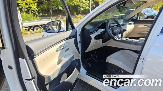 Genesis GV70 — Фото автомобиля 15