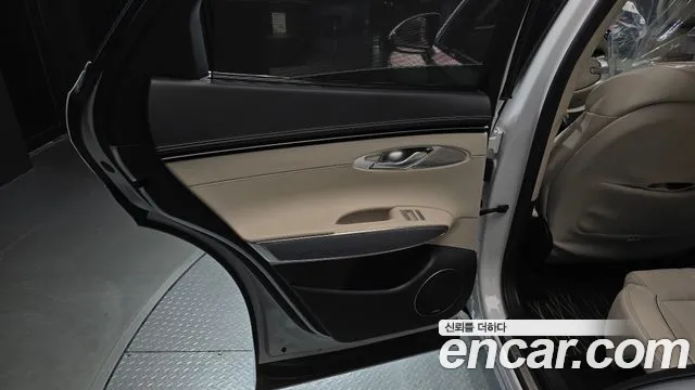 Genesis GV70 — Фото автомобиля 14