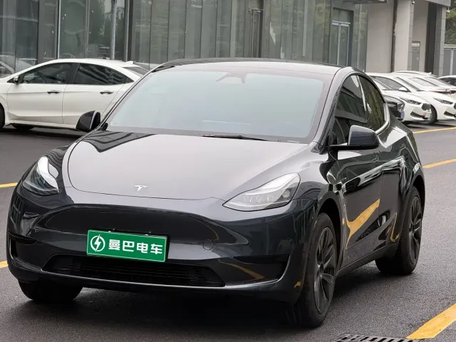 Фотография автомобиля — Tesla Model Y