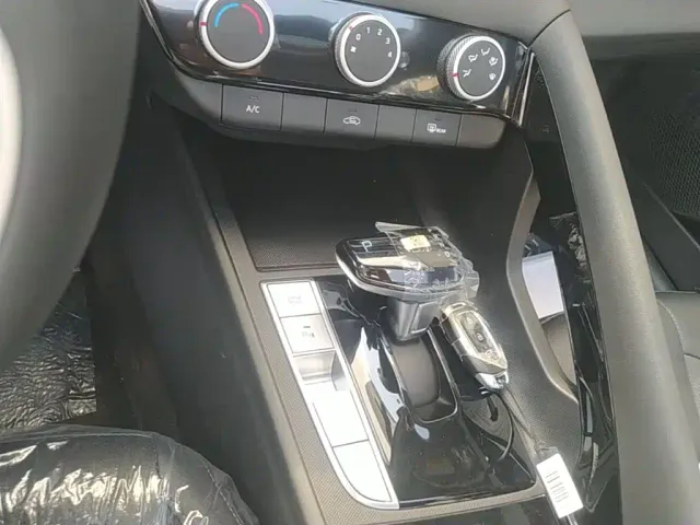 Hyundai Elantra — Фото автомобиля 13