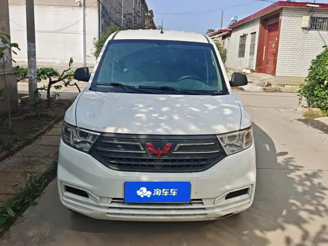 Wuling Hongguang V — Фото автомобиля 2