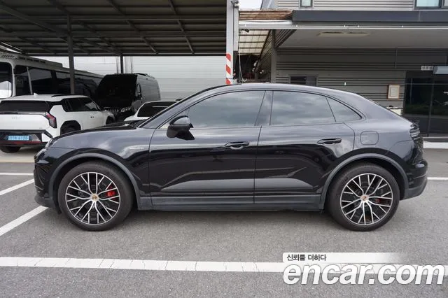 Porsche Macan — Фото автомобиля 19