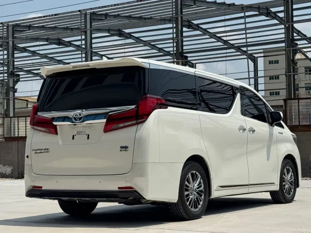 Toyota Alphard — Фото автомобиля 6