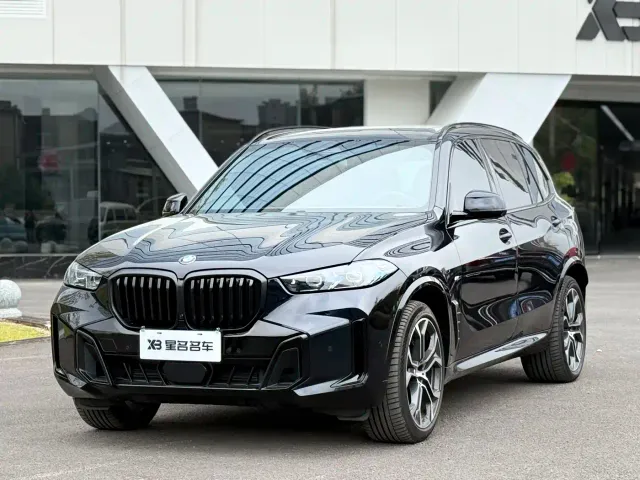 Фотография автомобиля — BMW X5